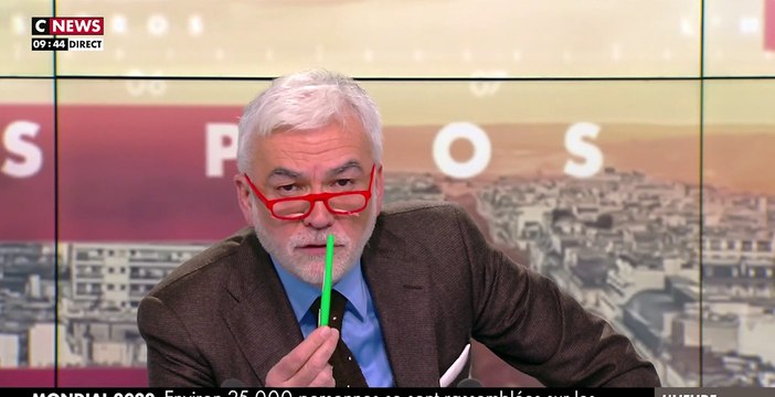 Zapping du 16/12 - Ta gue*ule ! : Pascal Praud agacé, interpelle TF1 après une insulte de Yann Barthès