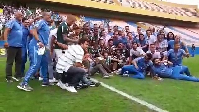 Sub-20 do Palmeiras comemora o bi do Paulista