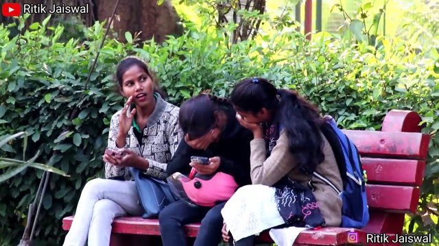 मैं एक International भिखारी हु 2022 Phone पे कर दो बहुत गरीब हु ] Prank In Public __ Ritik Jaiswal