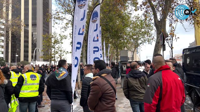 Tres policías acusados de homicidio reciben apoyo de compañeros en el juzgado: «No somos asesinos»