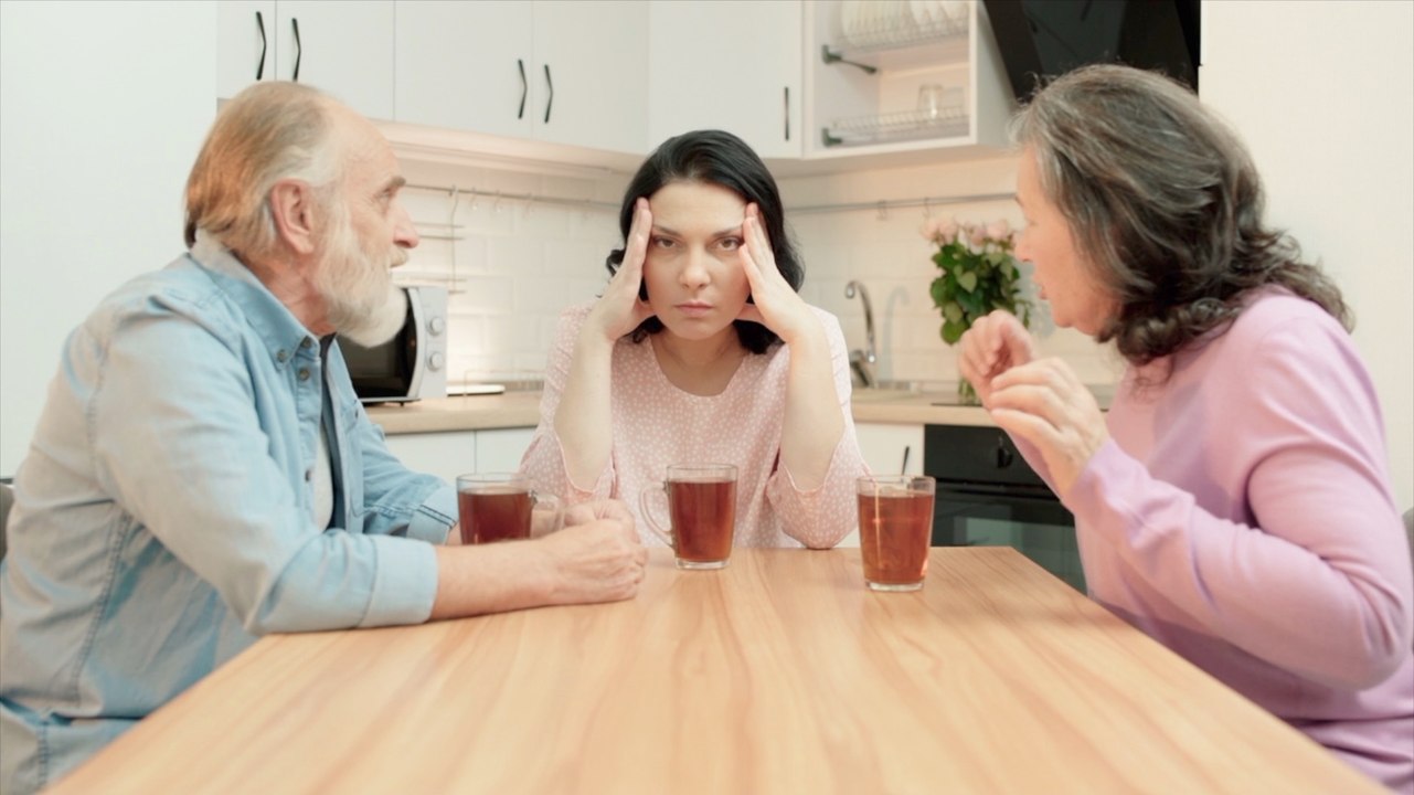 How to Deal With Grandparents Disagreeing With Your Parenting Style