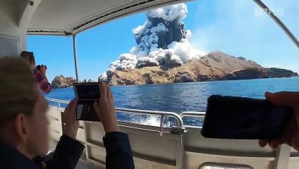 Whakaari : Dans le piège du volcan Bande-annonce (EN)