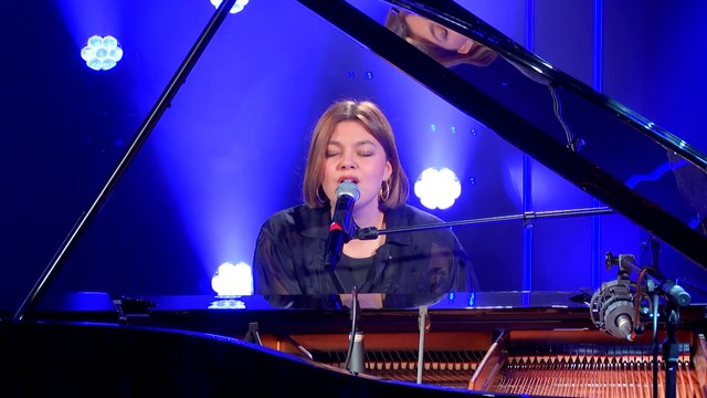 Louane - Secret (Live) - le Grand Studio RTL
