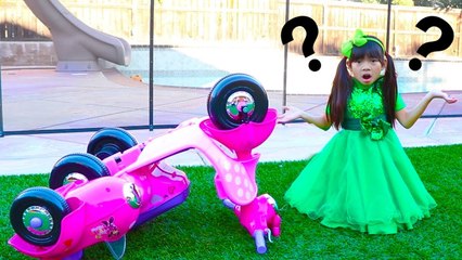 Emma Pretend Play w/ Broken Down Minnie Mouse Ride On Scooter Kids Toy