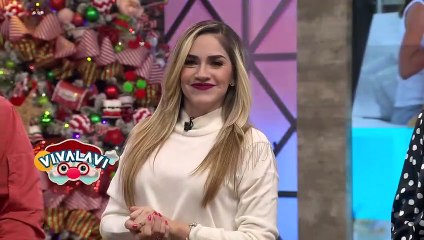 Aislinn Derbez llora al descubrir mentira de su mamá en la infancia