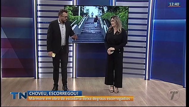 Moradores reclamam de escadaria que liga Serra a Vitória