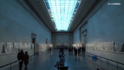 Papa Francesco dona tre frammenti del Partenone alla Grecia