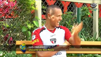 Luís Fabiano comenta o pênalti perdido por Alexandre Pato