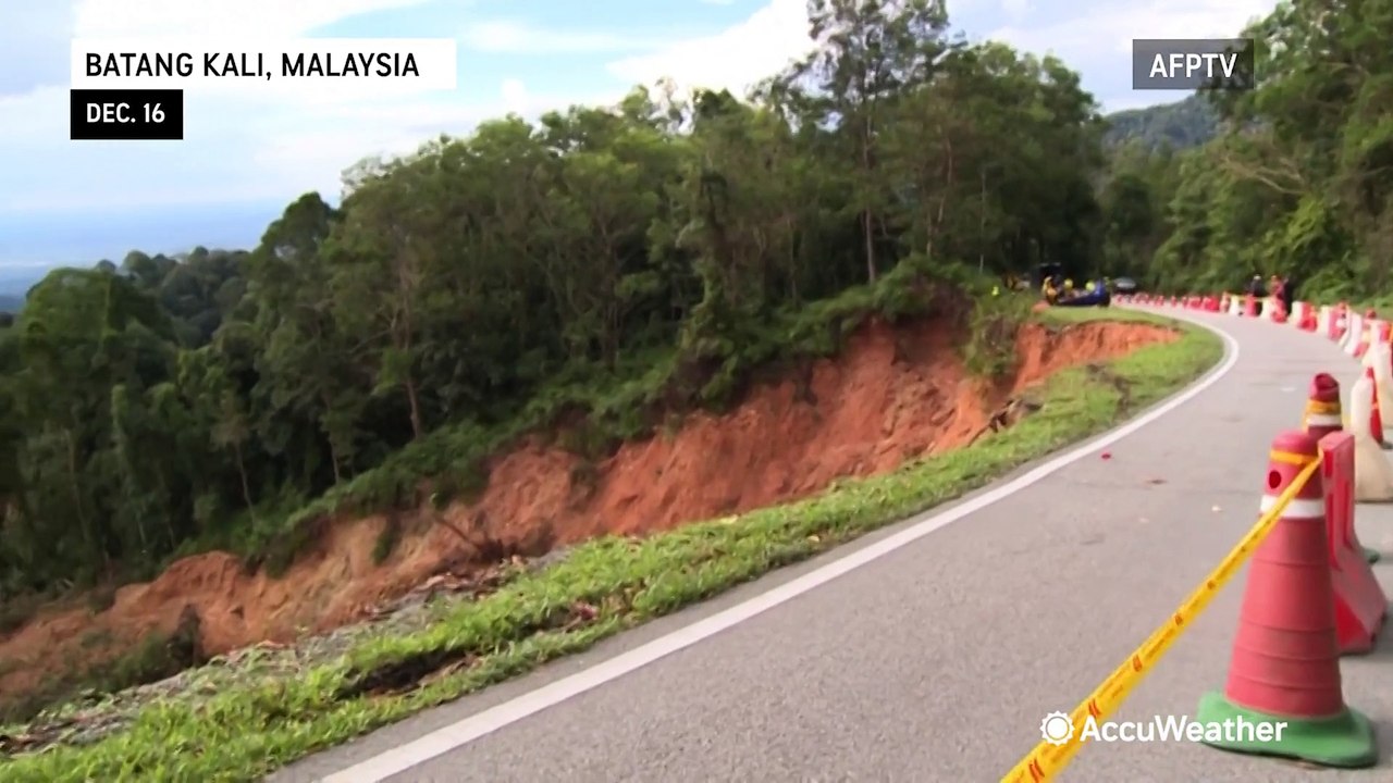 Search continues after Malaysian landslide