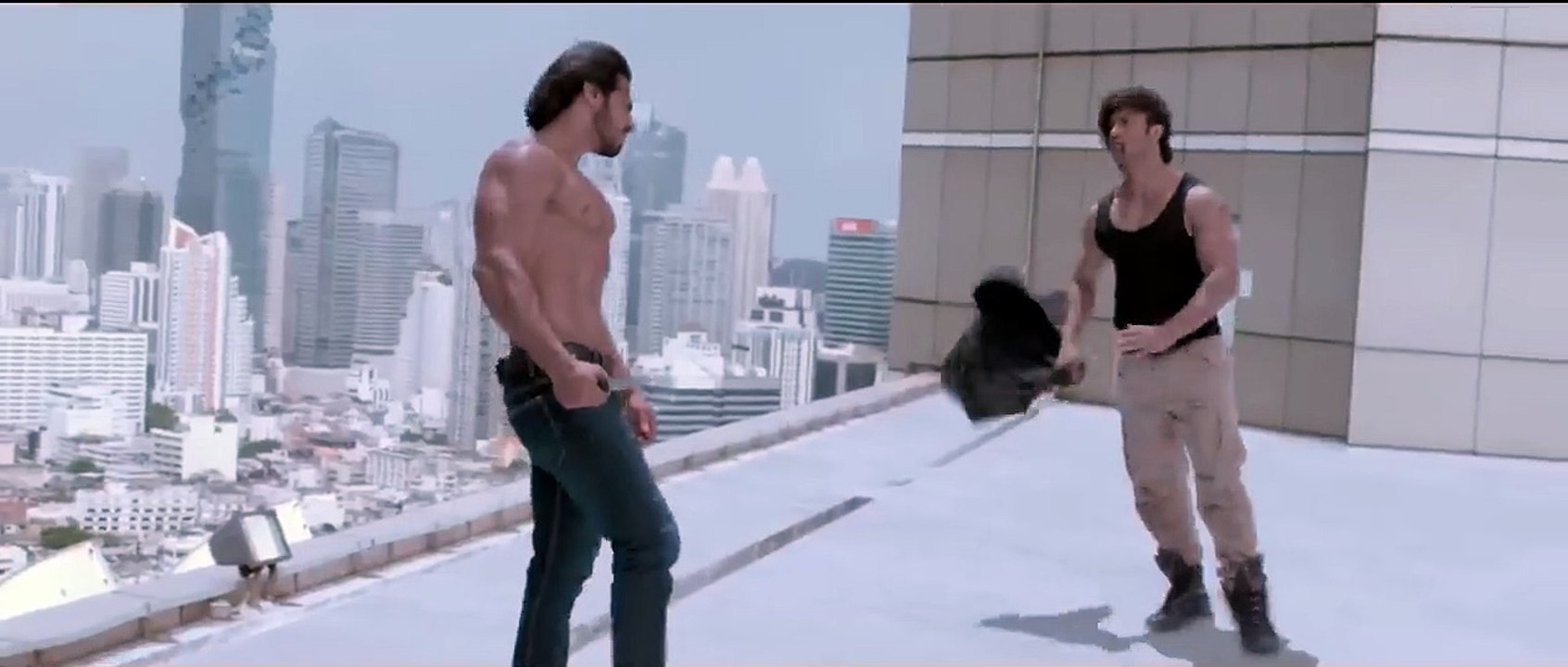 Vidyut Jammwal_s Stunning Action Climax _ Commando 2 _ Movie Scenes _ Deven Bhojani _ Esha Gupta(720P_HD)