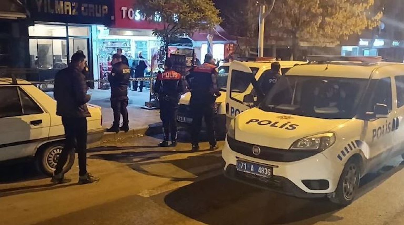 Tartıştığı husumetlisini tabancayla öldürdü