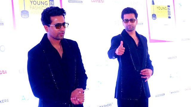 अवार्ड शो में पहुंचे विक्की कौशल का मीडिया वालो के साथ क्यूट मूवमेंट