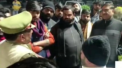 अलीगढ़: आरएसएस पदाधिकारी को बाइक सवार बदमाशों ने मारी गोली, मचा ह्ड़कंप