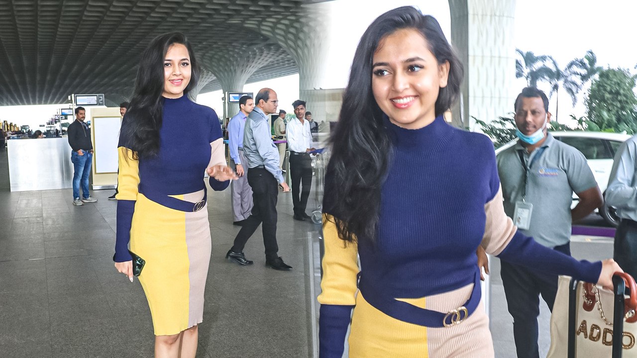 स्टाइलिश आउटफिट में Tejasawi Prakash ने एयरपोर्ट पर पैपराजी को दिए एक से बढ़कर एक पोज