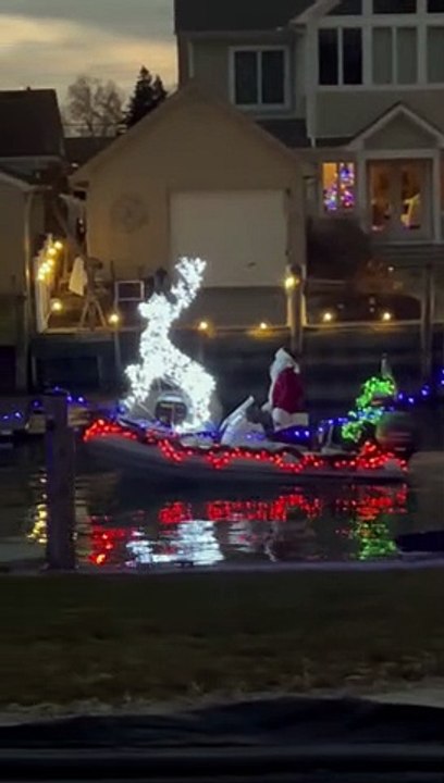 Santa's Sleigh is a Speedboat