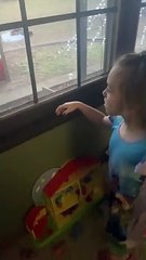 Little Girl Spots the Grinch Outside