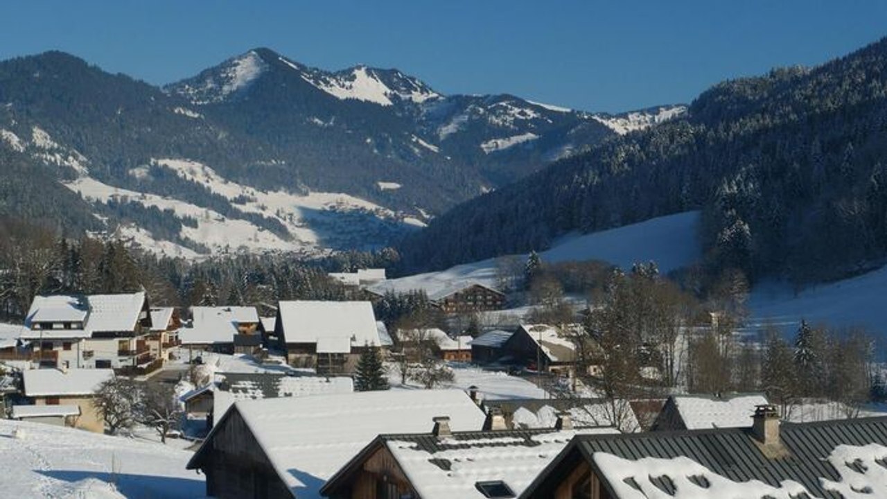 Echappées belles - La Haute-Savoie, de village...