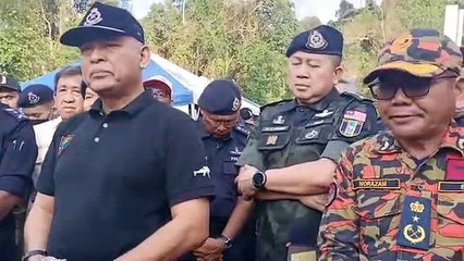 峇冬加里营地土崩事件：总警长亲临现场，农场负责人正前往警局调查🛑