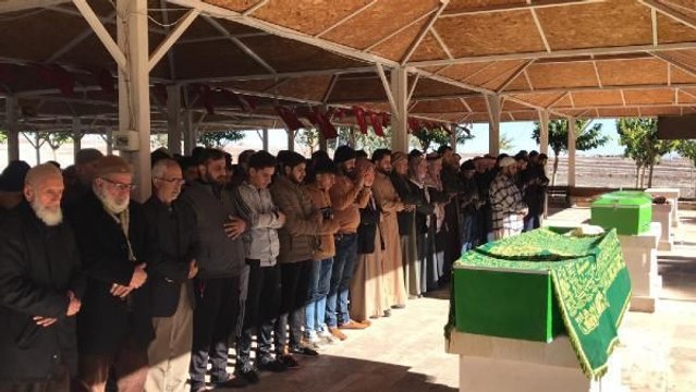 ŞANLIURFA'DA, KAZADA ÖLEN GÖÇMENLERİN CENAZELERİ YAKINLARINA TESLİM EDİLİYOR
