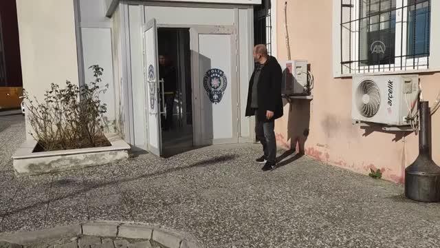 Gemlik'te araçların camlarını kırıp hırsızlık yaptığı iddia edilen şüpheli tutuklandı