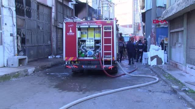 SÜNGER ATÖLYESİNDE YANGIN; İŞ YERİ KULLANILAMAZ HALE GELDİ