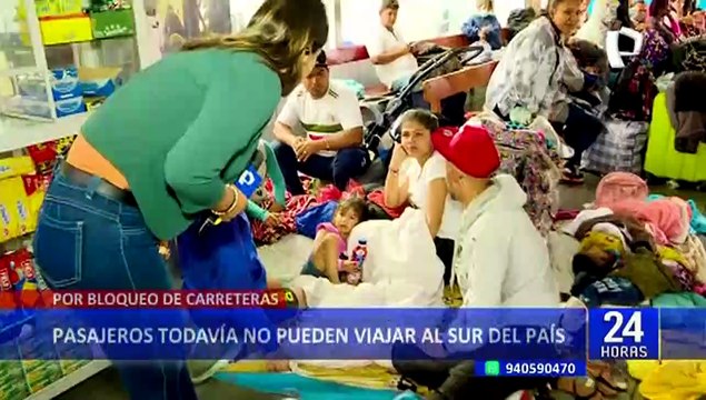 Pasajeros todavía no pueden viajar al sur del país por bloqueo de carreteras