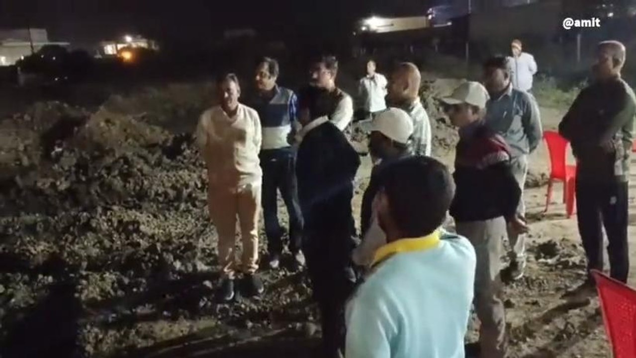 देवास:बाईपास पर ट्रांसपोर्ट नगर का निरीक्षण करने पहुंचे कलेक्टर,दिए निर्देश