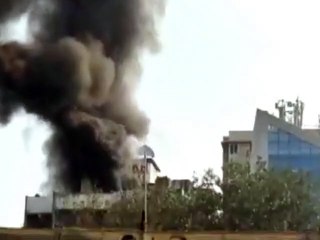 मुंबई के घाटकोपर में लगी आग, 1 व्यक्ति की मौत, दो जख्मी