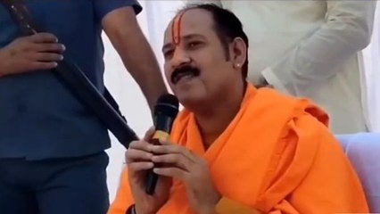 सीहोर: फिल्म &#039;पठान&#039; के विरोध में कथावाचक प्रदीप मिश्रा की एंट्री, बोले-बायकॉट