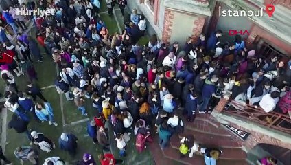 İstanbullular akın etti! 'Kırmızı Mektep'te 'yeni yıl' kuyruğu