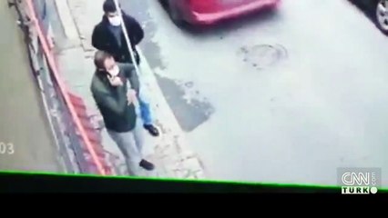 Telefondaki sesin polis olduğuna inanıp 4,5 milyon liralık altınını verdi