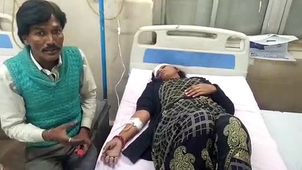 श्वानों के झुण्ड ने दम्पती पर किया हमला, महिला बाइक से गिरकर घायल