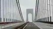 Le pont de Brooklyn danse et émet un son inquiétant, secoué par des vents puissants
