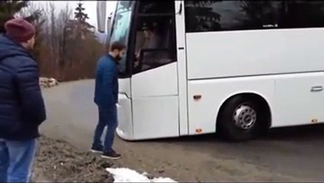 Ce chauffeur de bus va faire une très grosse bêtise