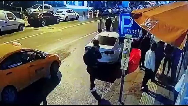 Piiz grubunun davulcusu Mehmet Dudarık’a ‘Ayağıma bastın’ tartışmasında saldırı! Yoğun bakımda