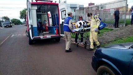 Mulher é socorrida pelo Siate ao sofrer queda no Coqueiral