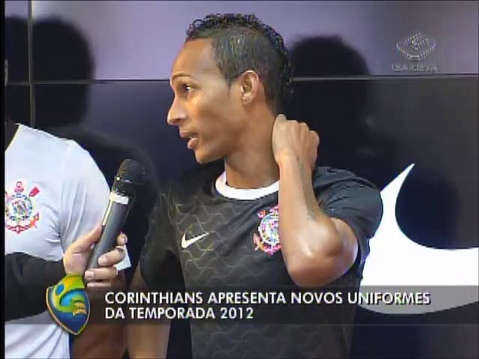 Timão apresenta novos uniformes