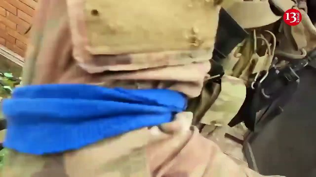 Ukrainian soldiers entered the bulding where the Russians were hiding fierce shooting