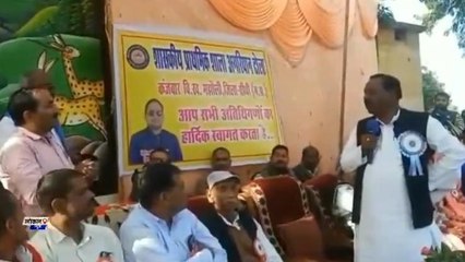 धौहनी:विधायक ने बीआरसी मझौली को लगाई फटकार,कार्य में की थी लापरवाही,देखिए