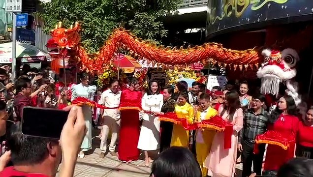 Lê Lộc - Tuấn Dũng chăm diện đồ đôi đi sự kiện.