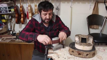 KASTAMONU - Eski taksici yaptığı kemanla İtalya'daki yarışmaya hazırlanıyor