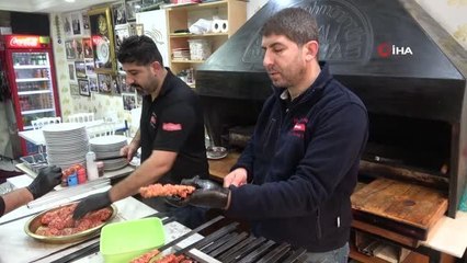 20 metrekare dükkanda kuşaktan kuşağa devam eden baba mesleği