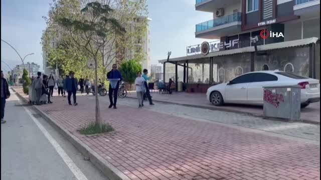 Antalya'da yaşayan yerleşik Ruslar, cadde ve sokaklarda çöp topladı