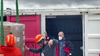 La Ocean Viking torna in mare: tutti i preparativi prima della partenza