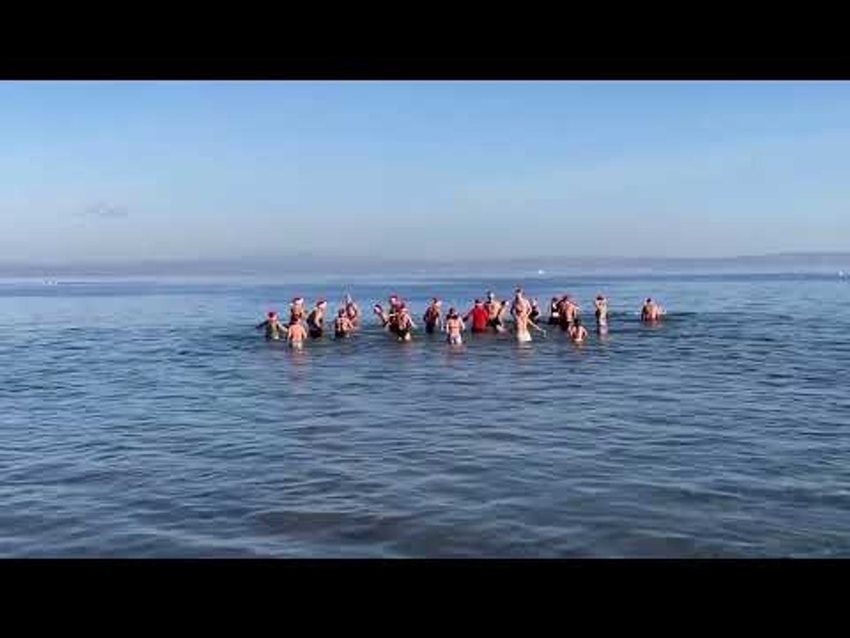 Martigues : un plongeon dans une eau à 9 degrés !