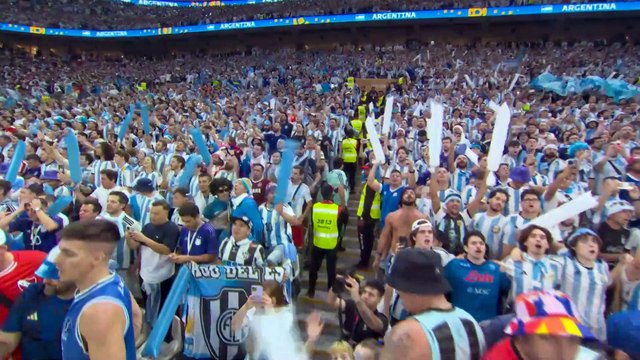 ¡Nosotros la tenemos a Lali, franchutes! El emocionante momento del himno en la final