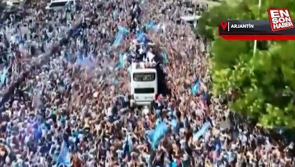 Arjantin'de milyonlar, Dünya Kupası'nı kazanan futbolcuları karşıladı