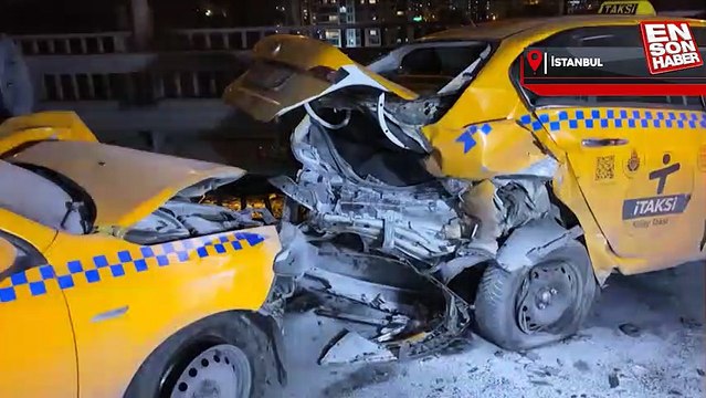 İstanbul TEM'de arıza verip sol şeritte duran taksiye arkadan gelen taksi çarptı