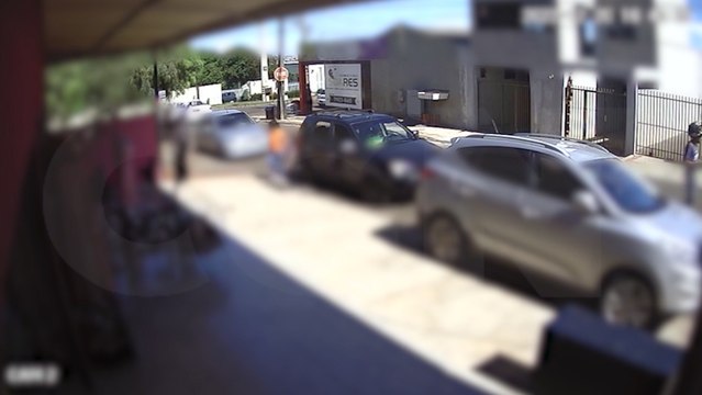 Câmeras flagram movimentação de indivíduos que foram presos por tentativa de furto