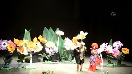 "Alice Harikalar Diyarında Harmoni Kitabı" sahnelendi